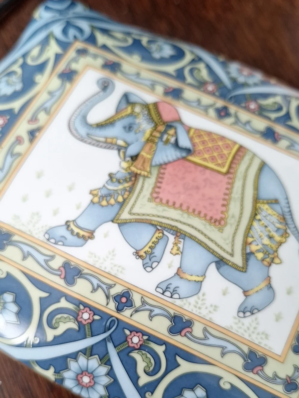 WEDGWOOD Blue Elephant CardBox with porcelain divider